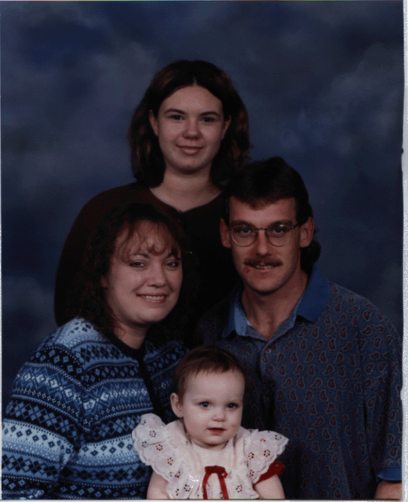 lauraandfamily.gif